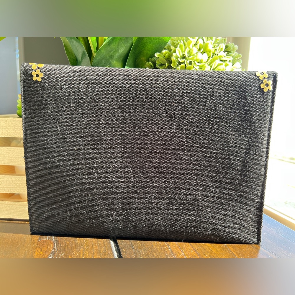 Daisy by Marc Jacobs Black/Gold Pouch - Picture 7 of 9